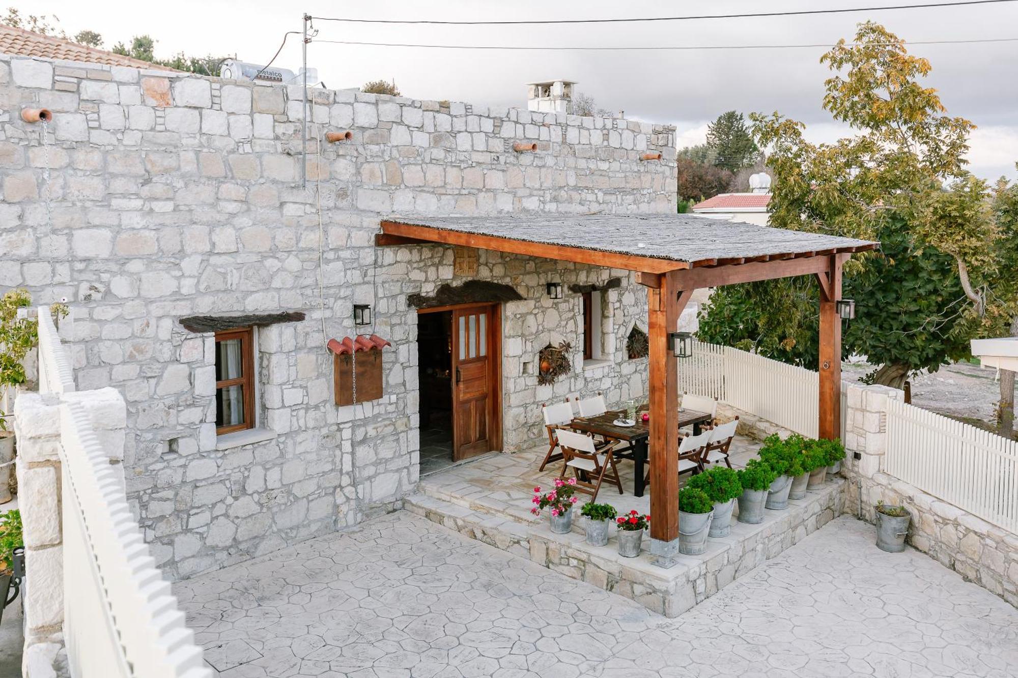 Iliada's Traditional Stone House Будинок відпочинку