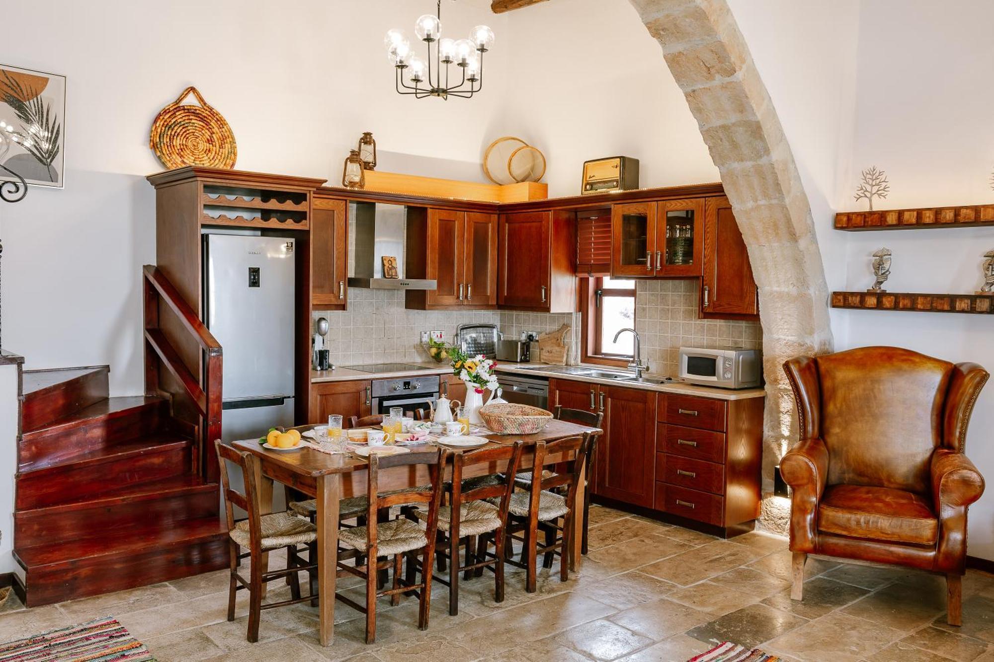 Iliada's Traditional Stone House Будинок відпочинку *